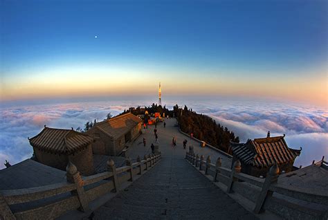 步行上恆山多久，探討時間與心靈的雙重旅程